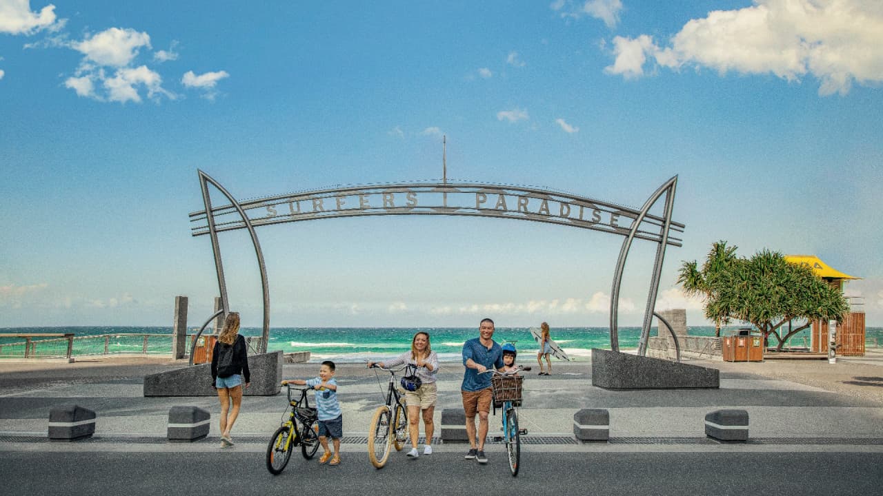 Shared Transfers between Gold Coast Airport and Surfers Paradise