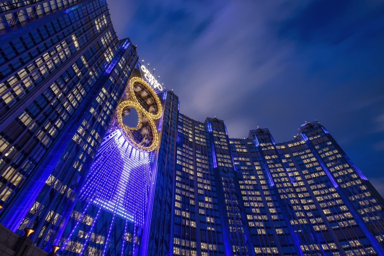 Studio City Macau Golden Reel Ferris Wheel