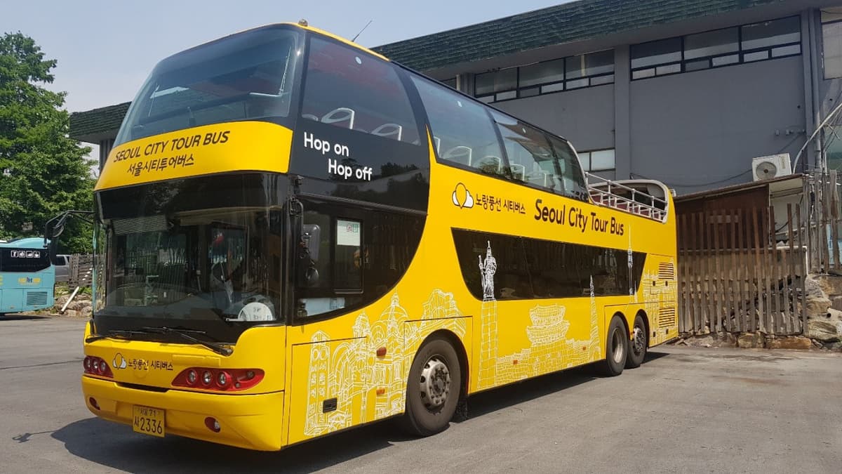 Dongdaemun Hop-on Hop-off Bus Tour by Yellow Balloon City Bus