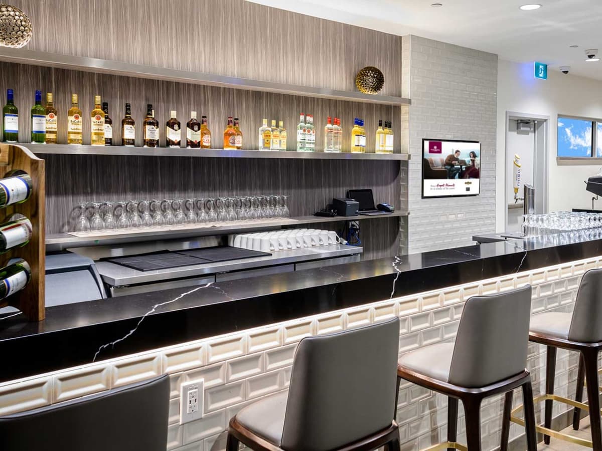 Plaza Premium Lounge - Toronto Pearson International Airport Terminal 1