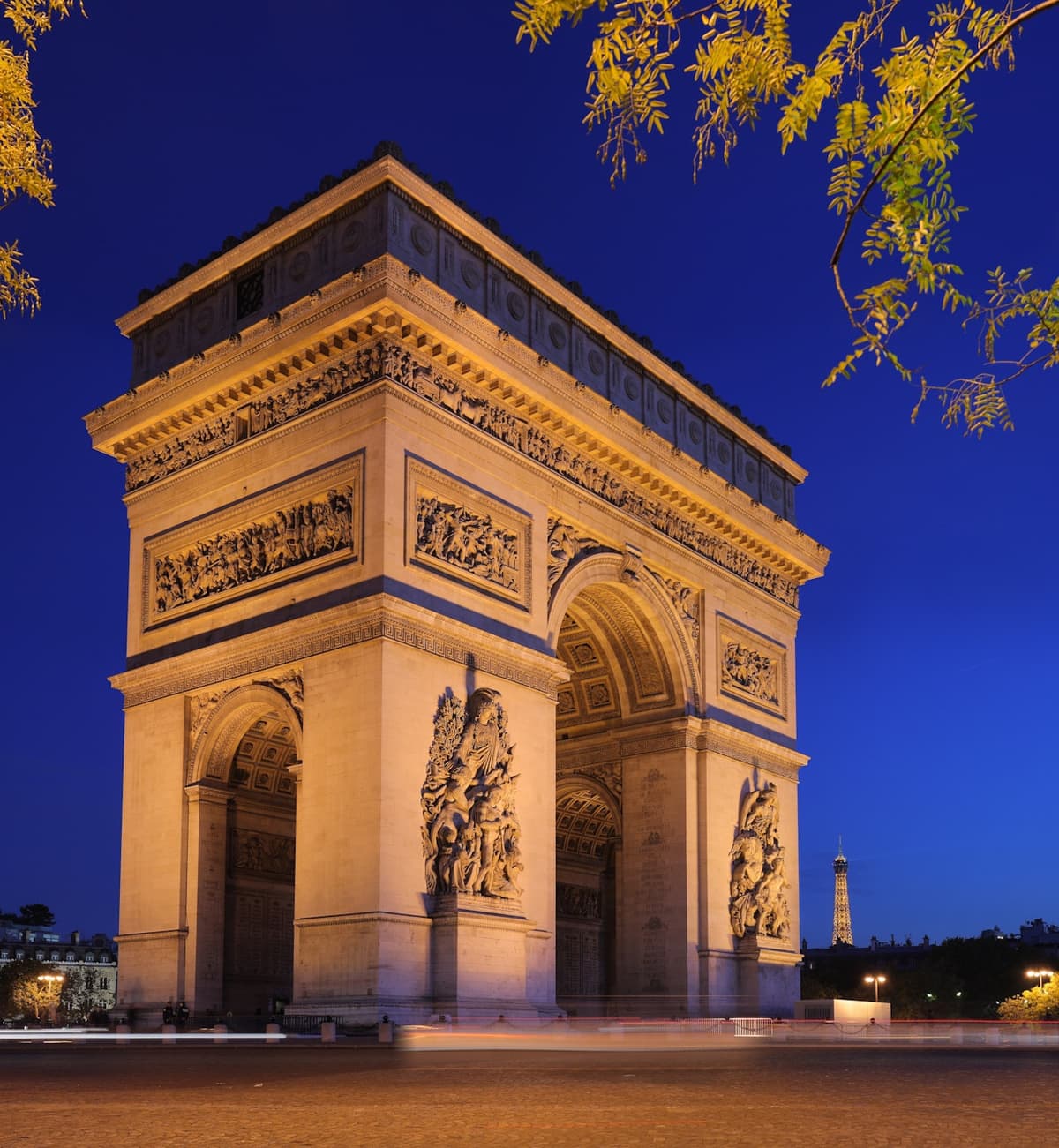 Arc de Triomphe: Admission + Rooftop Access