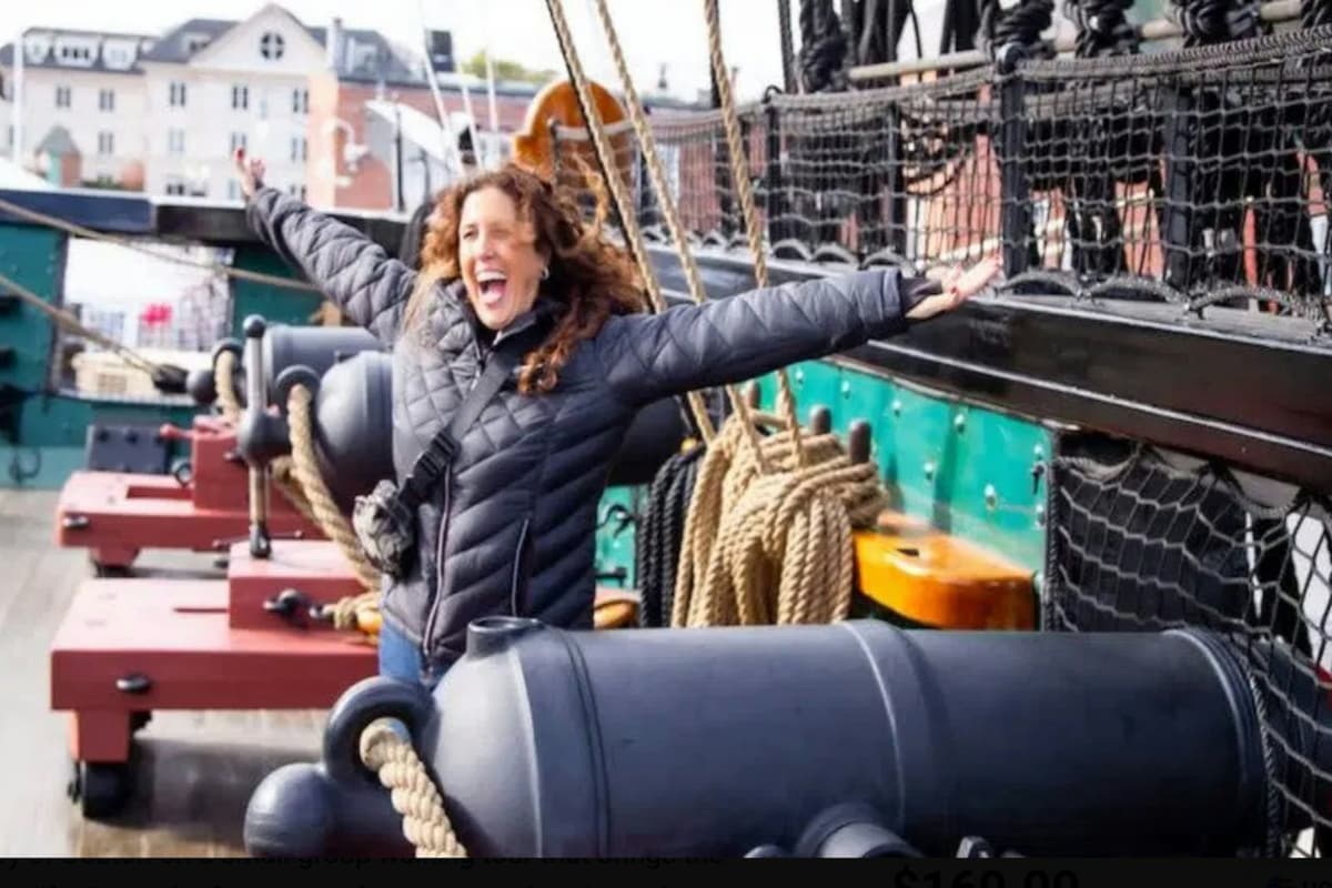 Boston: Guided Walking Tour + USS Constitution Museum + Sightseeing Cruise