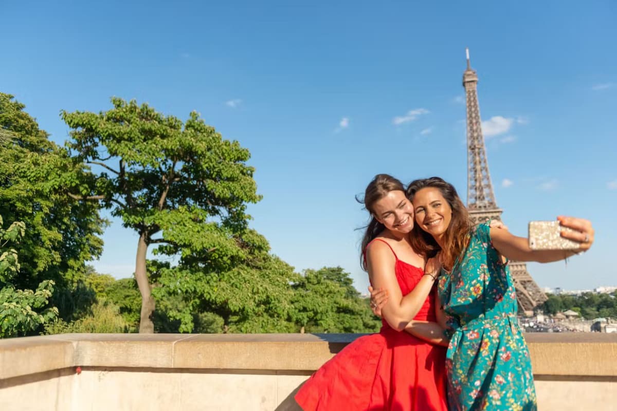 Eiffel Tower Reserved Access Tickets with Optional Summit