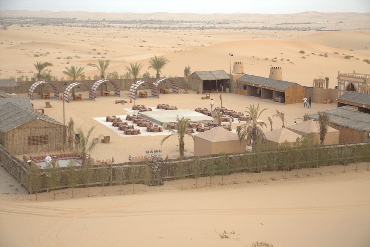 Evening Desert Safari Tour from Dubai with BBQ Dinner