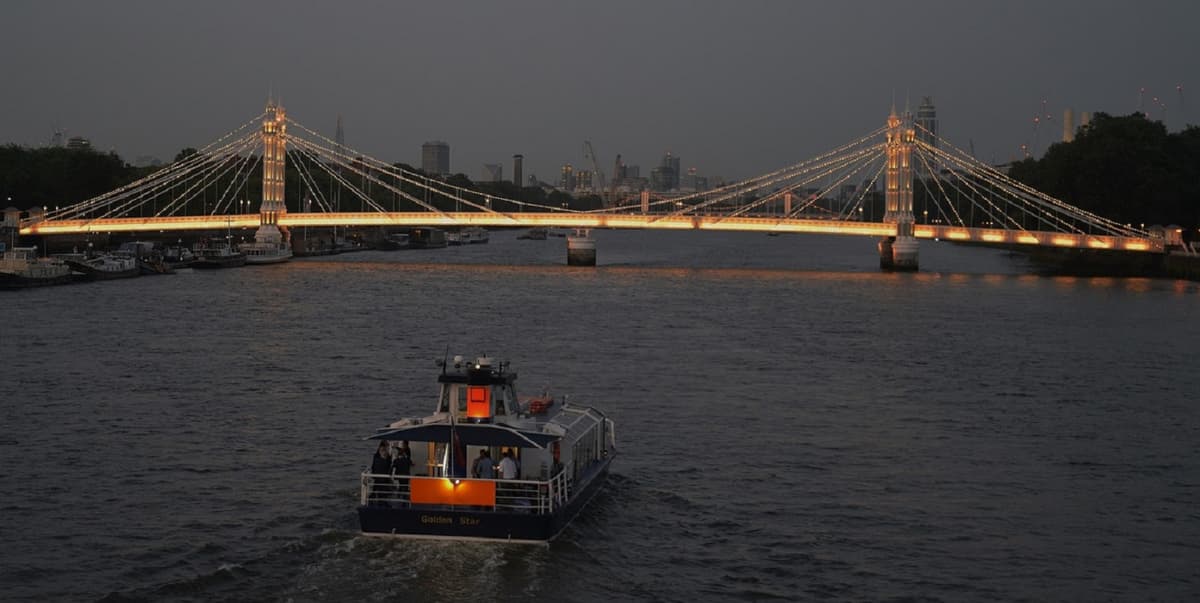 Open Top Vintage Bus Tour and River Thames Cruise