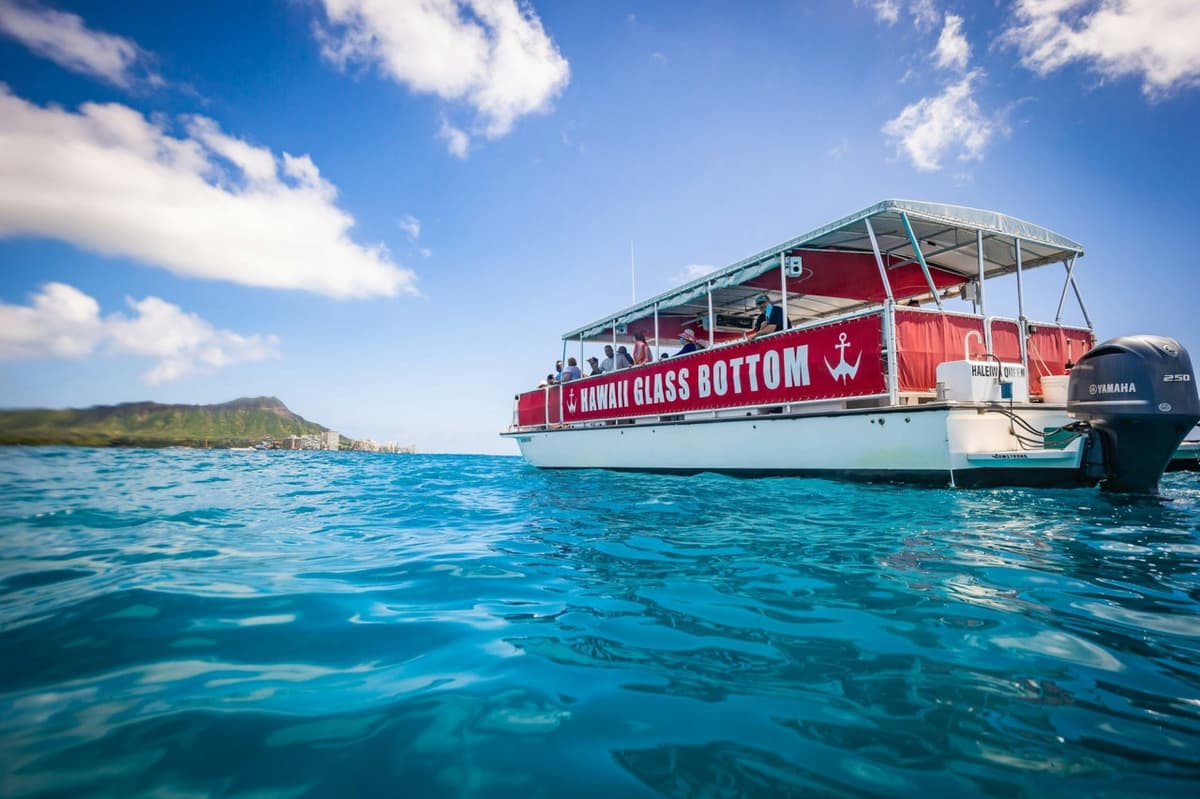 Waikiki: Daytime Glass Bottom Boat Tour