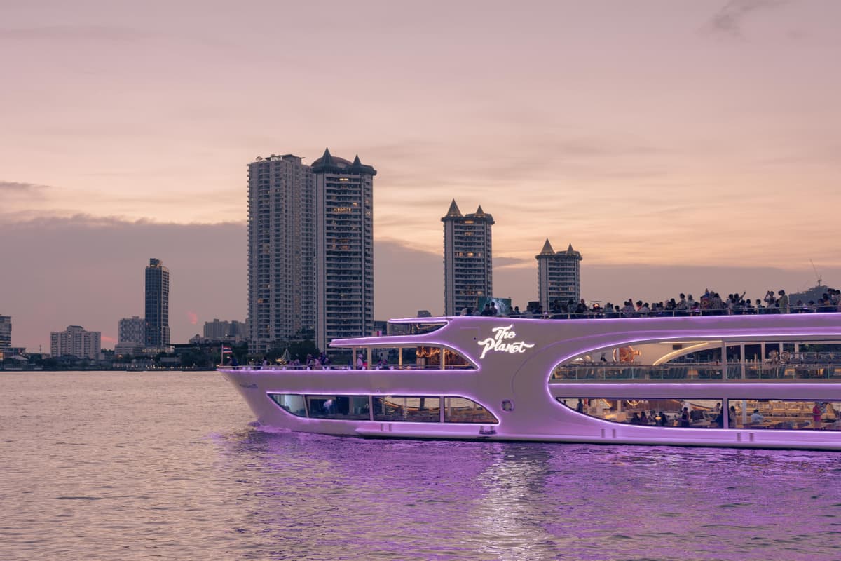 Chao Phraya River Dinner Cruise aboard The Planet Cruise