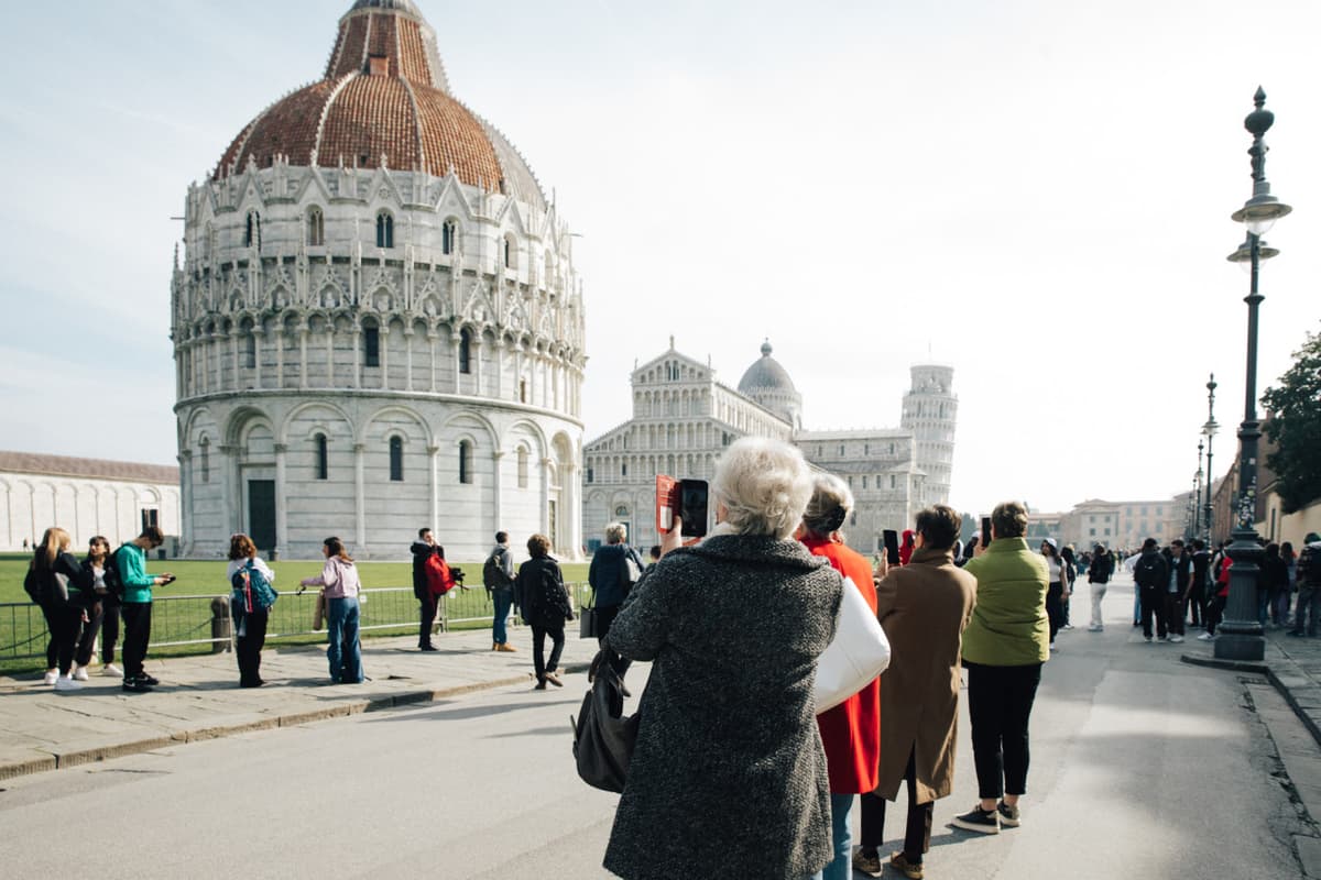 Tuscany Full-Day Tour from Florence: Pisa, Chianti, San Gimignano, Siena