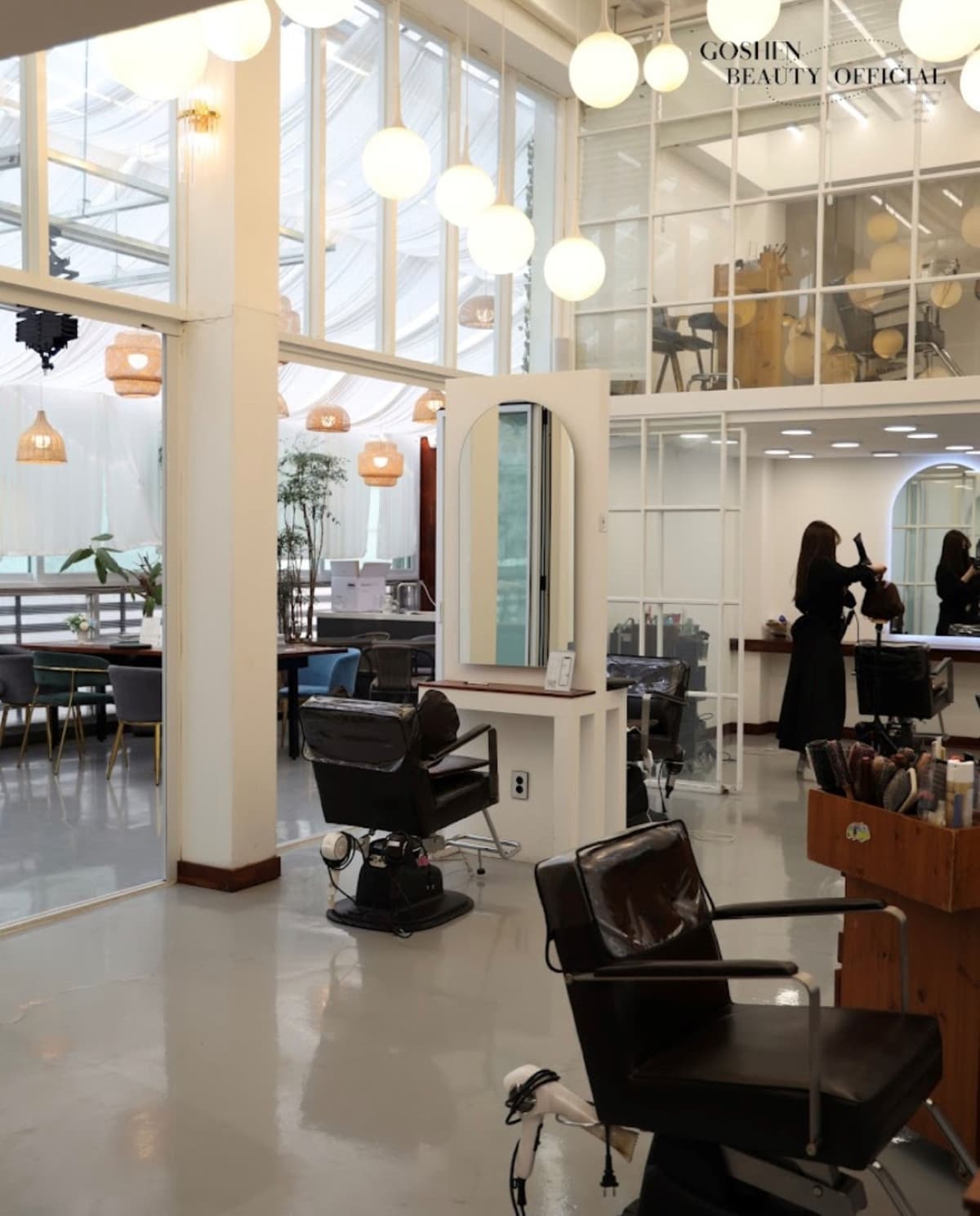 Korean Celebrity Salon Experience: Beauty Make-up and Hair Styling
