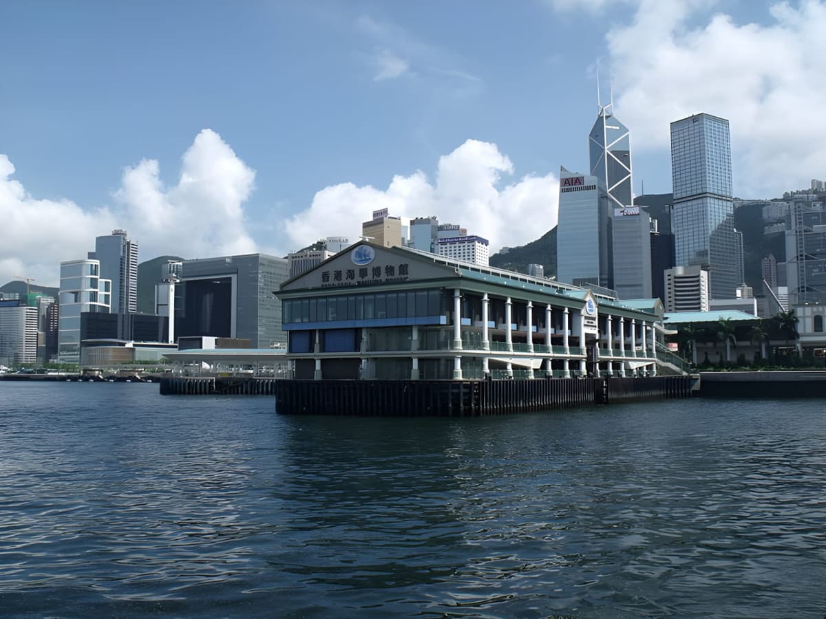Aqualuna Harbour Discovery Hop-on Hop-off Cruise