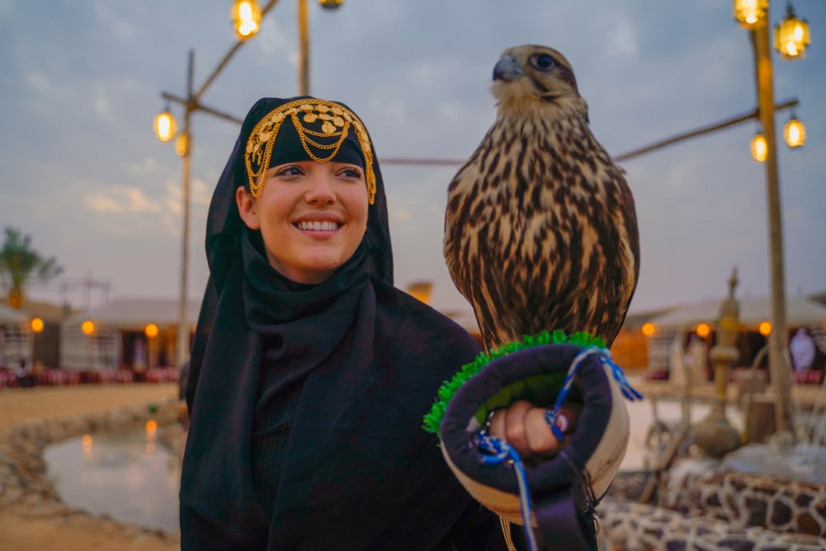 Dubai Red Dunes Desert Safari Tour with Camel Ride and Buffet Dinner at Al Khayma Camp
