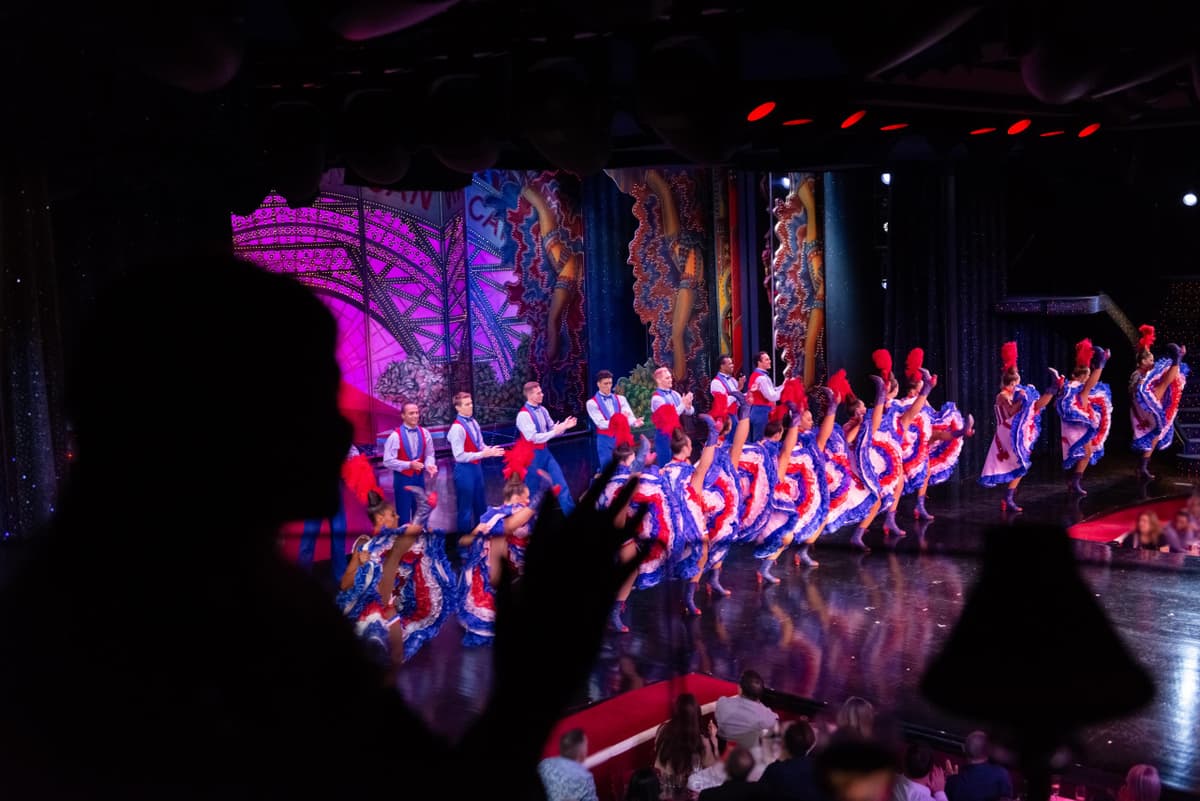 Moulin Rouge Cabaret Show with Drop-off Service and Dinner