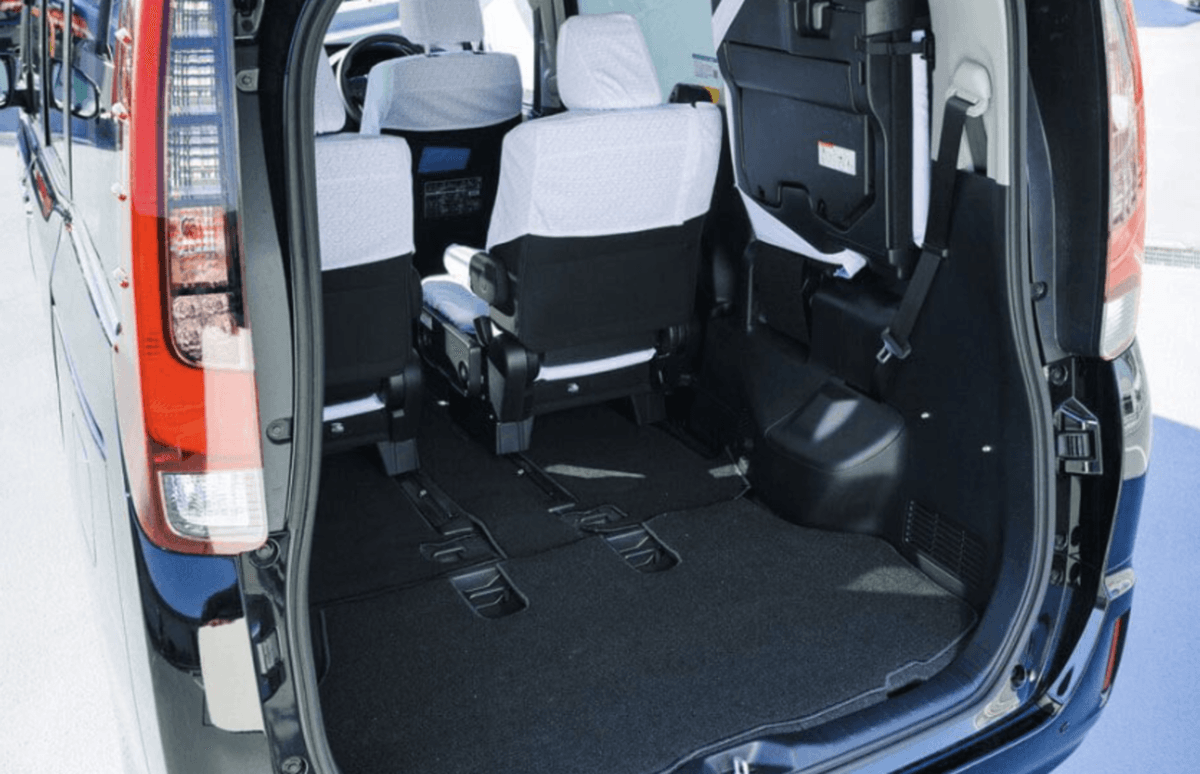 Okinawa Private Airport Transfers between Naha Airport and Naha City Centre