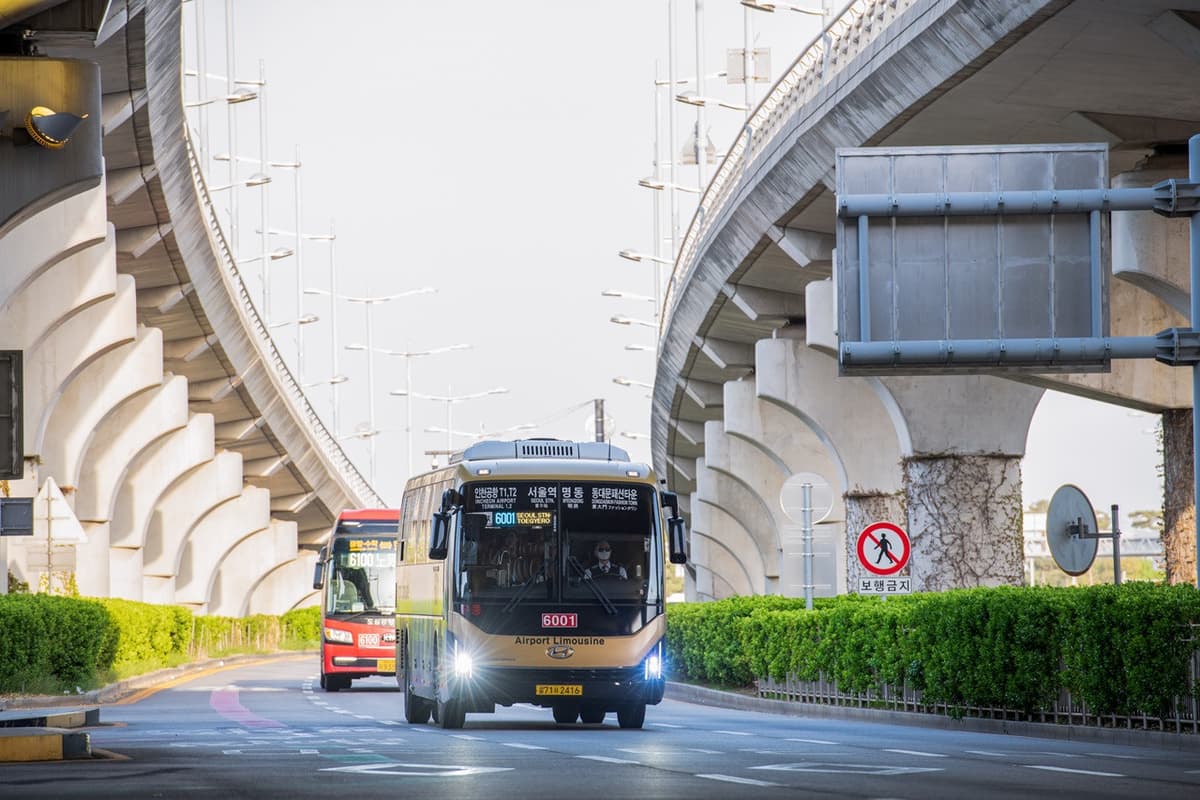 Airport Limousine Bus Transfers from Incheon International Airport to Seoul