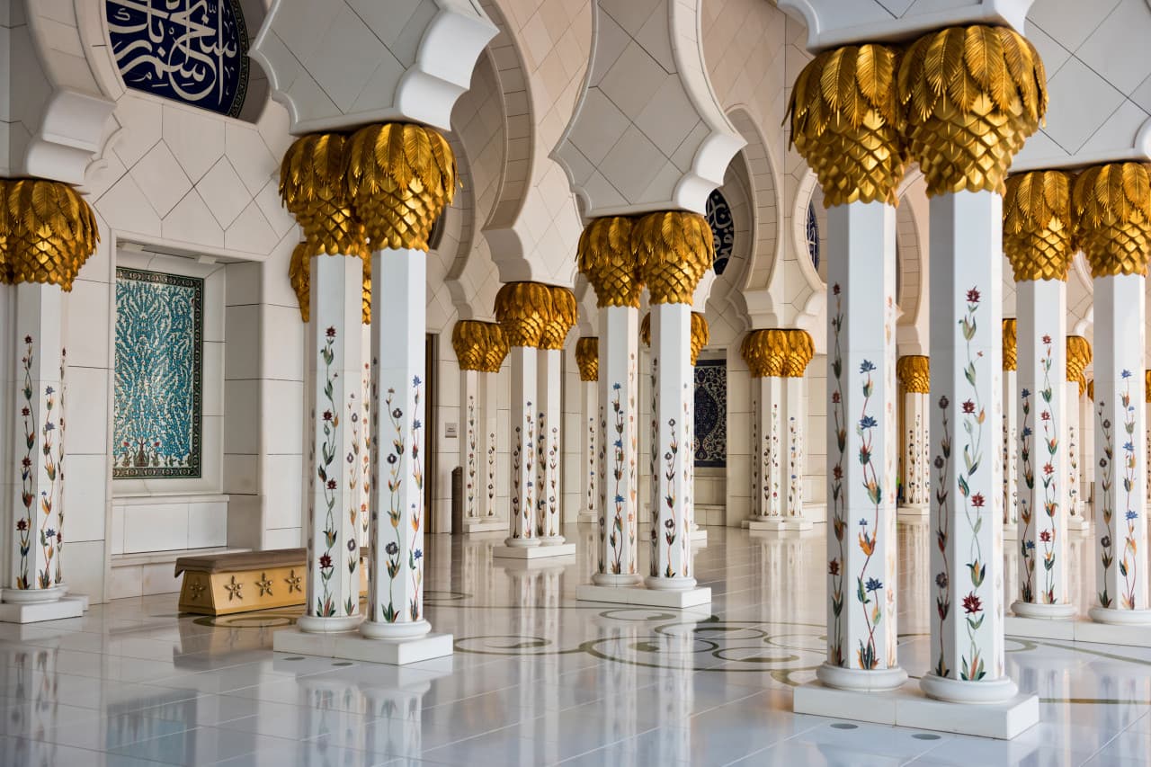 Sheikh Zayed Grand Mosque and Louvre Abu Dhabi Tour from Dubai