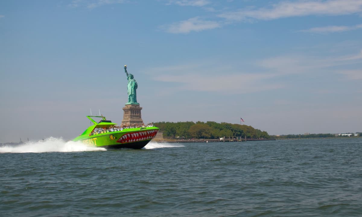 The Beast Speedboat Ride to Statue of Liberty by Circle Line: Reserved Straight-to-Board Ticket