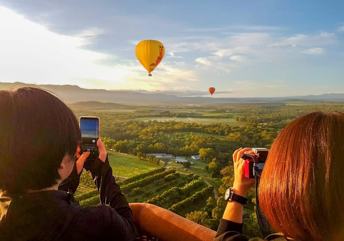 Sunrise Hot Air Balloon Flight near Cairns with Sparkling Wine and Optional Round Trip Transfer