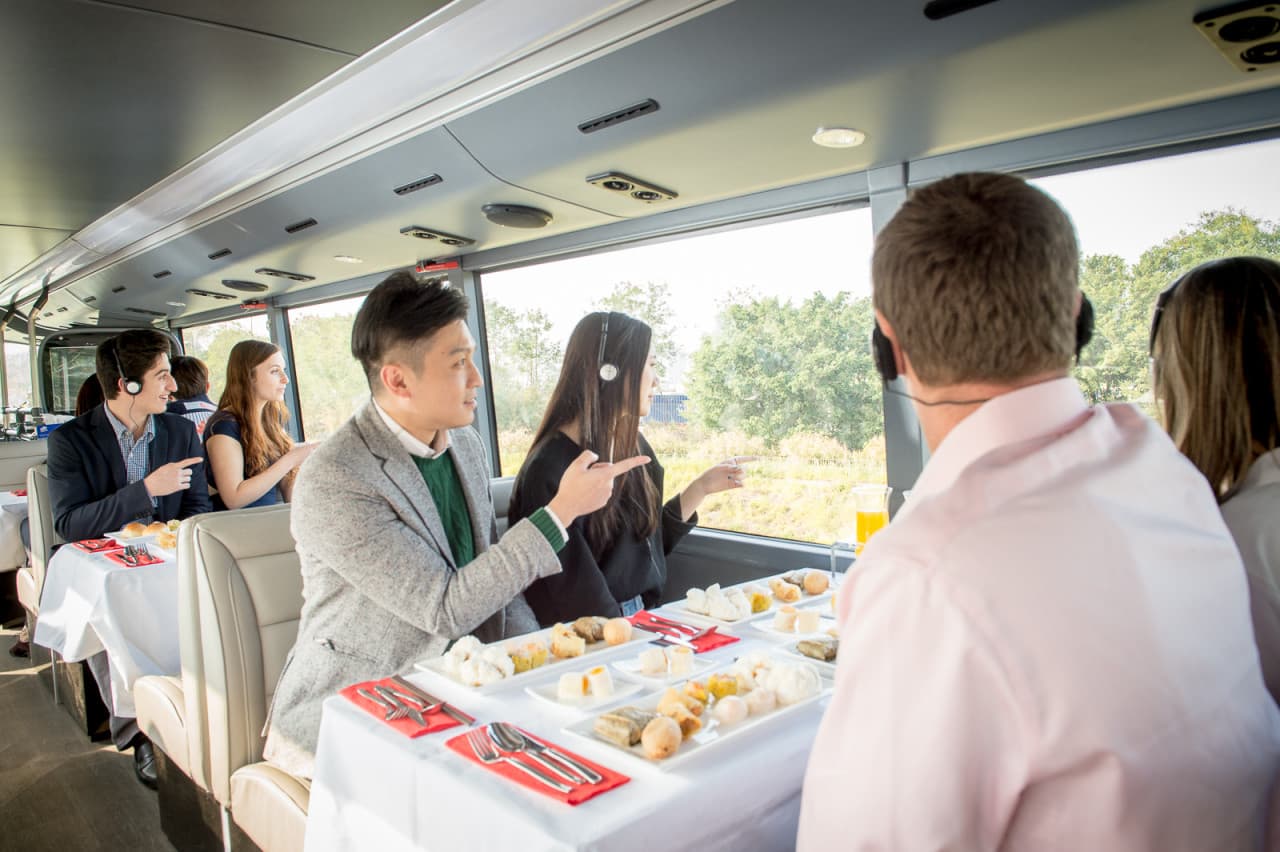 Crystal Bus Sightseeing and Dining Tour