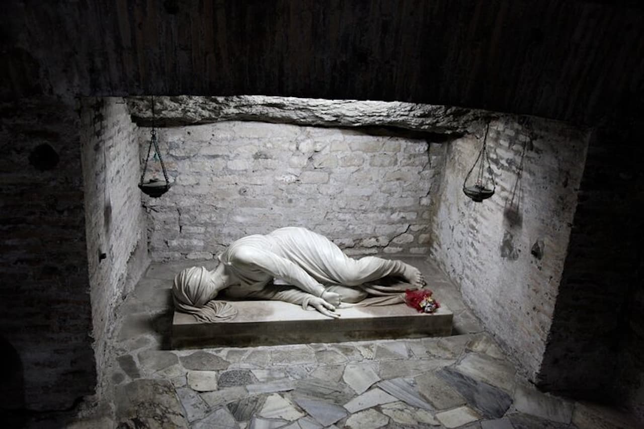 Rome Underground Tour: Capuchin Crypts, Christian Catacombs, Basilica of San Martino ai Monti