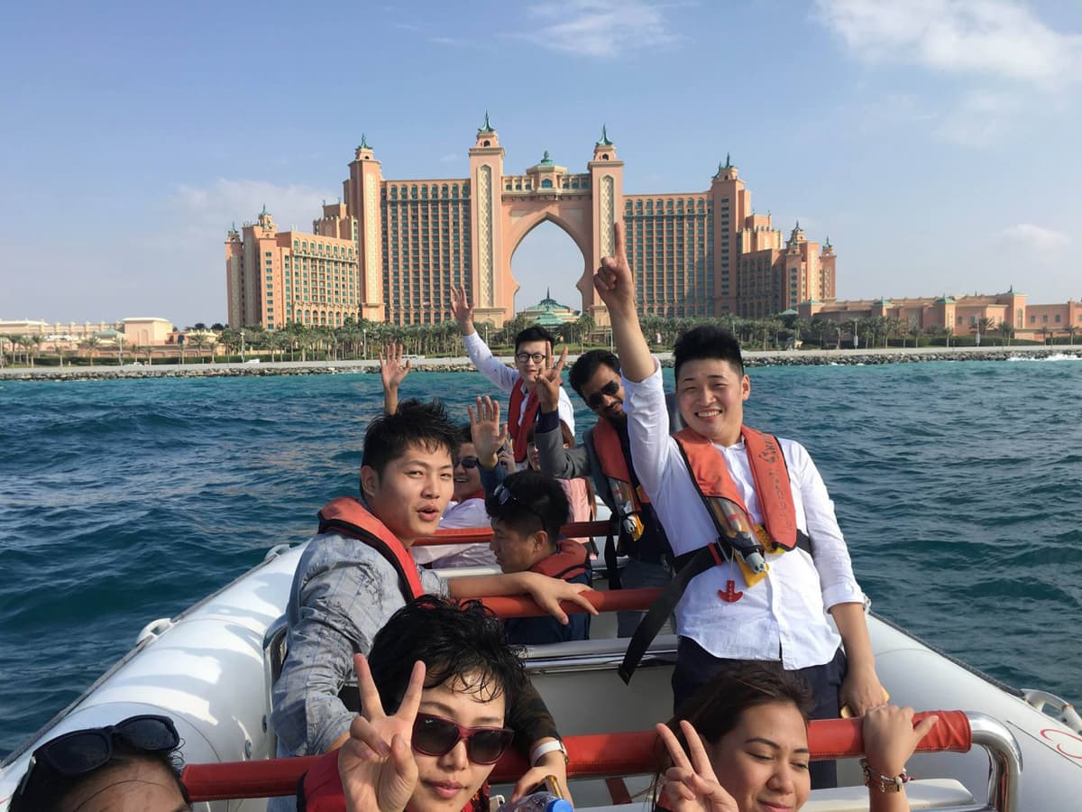 Love Boats - Dubai Marina Guided Sightseeing Boat Tour