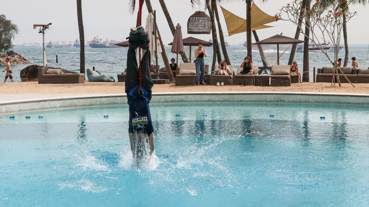 Skypark Sentosa by AJ Hackett Ticket: Bungy Jump & Giant Swing