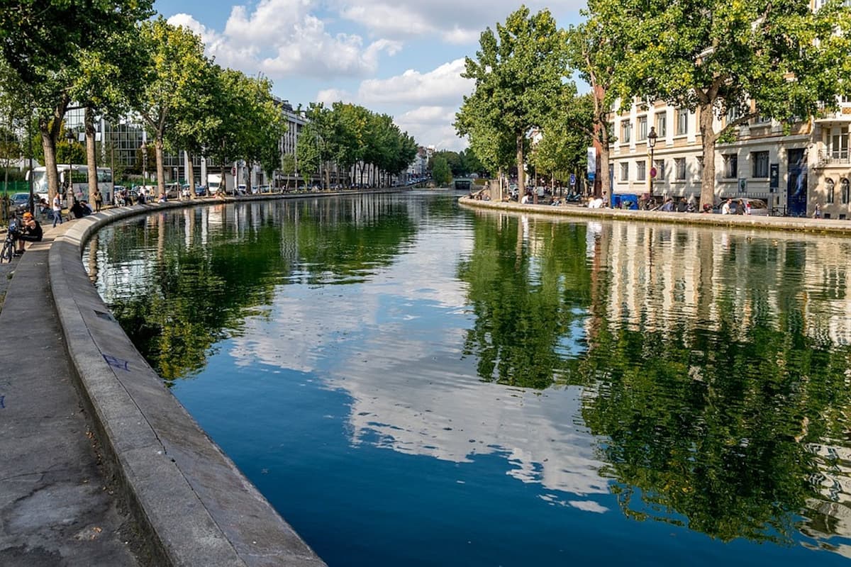 Canal Saint-Martin Cruise