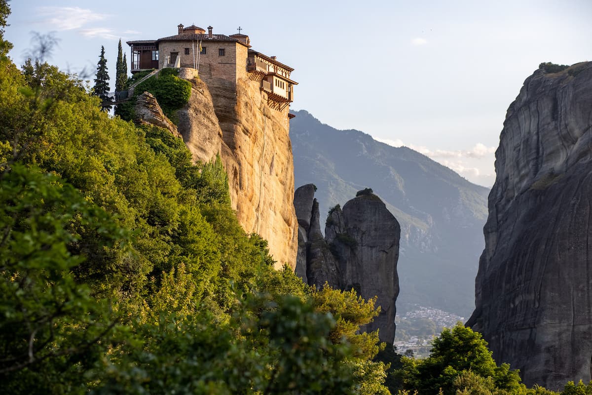 Meteora Monasteries Full-Day Tour from Athens
