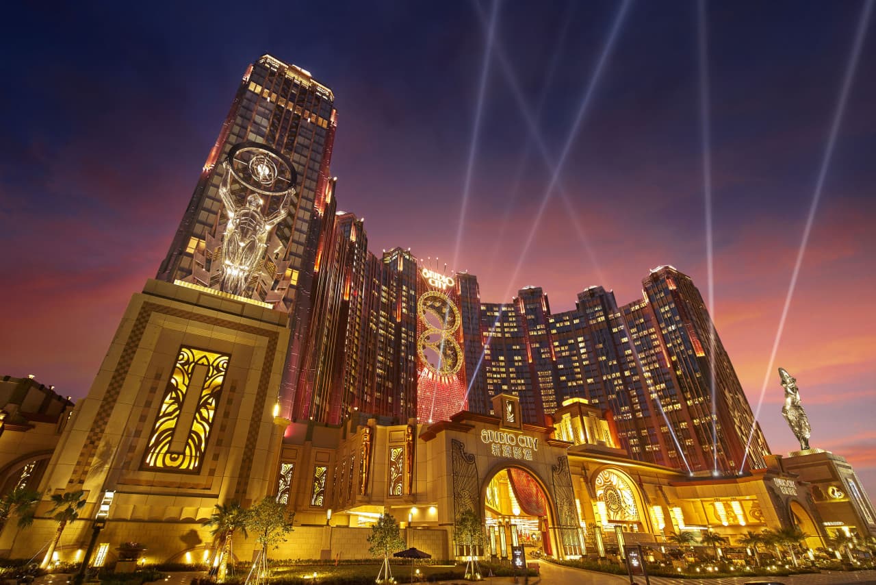 Studio City Macau Golden Reel Ferris Wheel