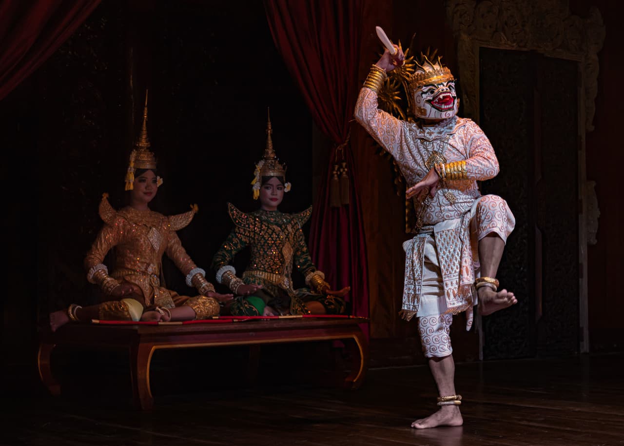 Apsara Theatre Show with Dinner