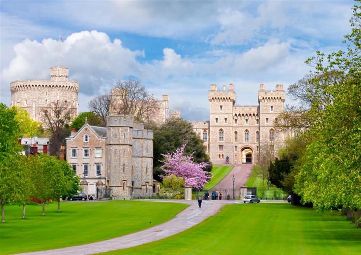 Windsor Castle and Stonehenge Tour from London