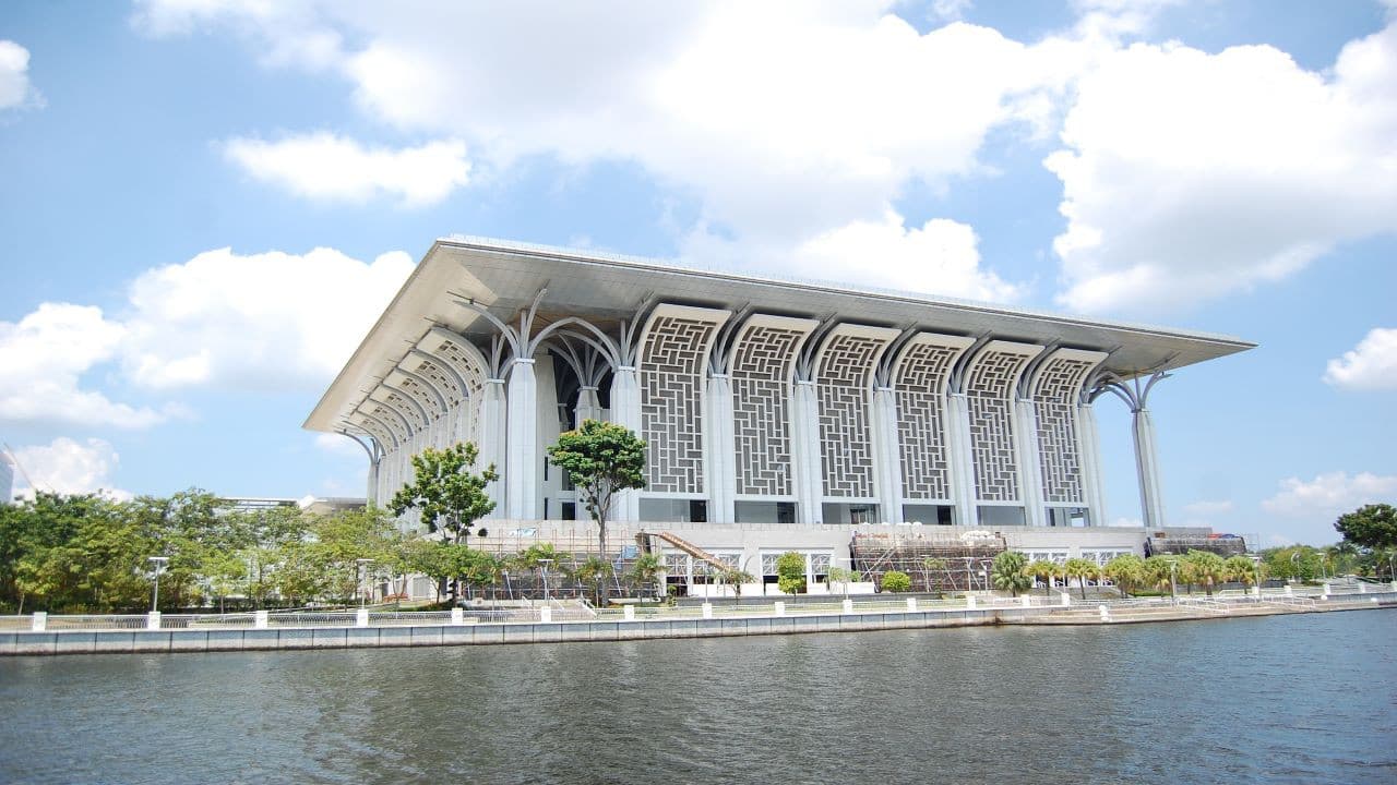 Putrajaya River Cruise and City Tour from Kuala Lumpur