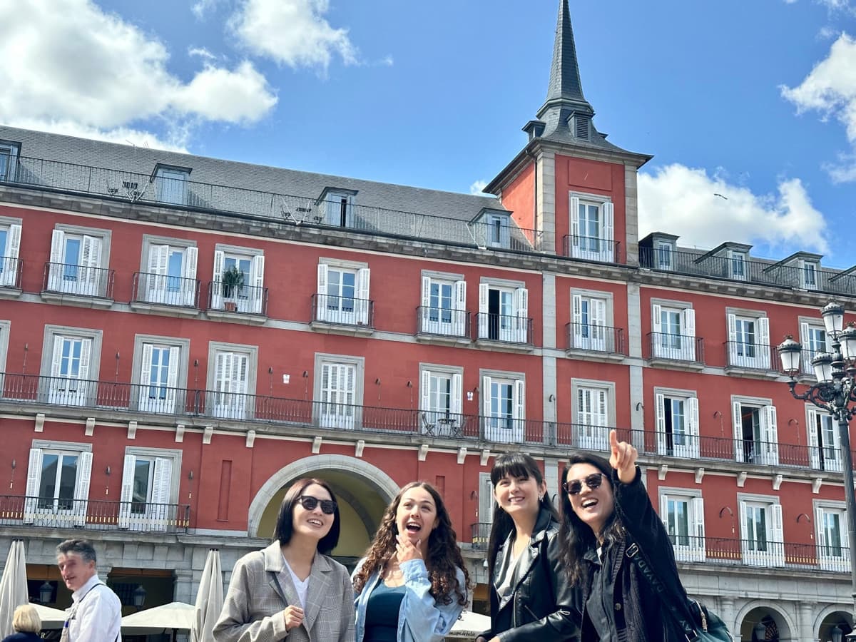 Madrid Old Town Walking Tour in English, Mandarin, Korean with Flamenco Show