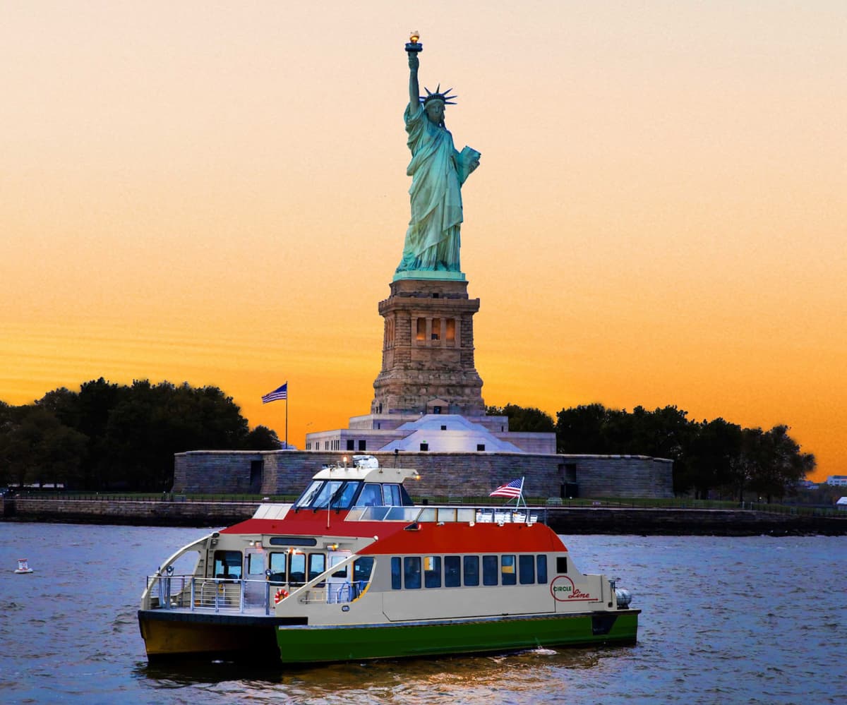 Official Circle Line Cruises, Downtown NYC: Reserved Straight-to-Board Ticket