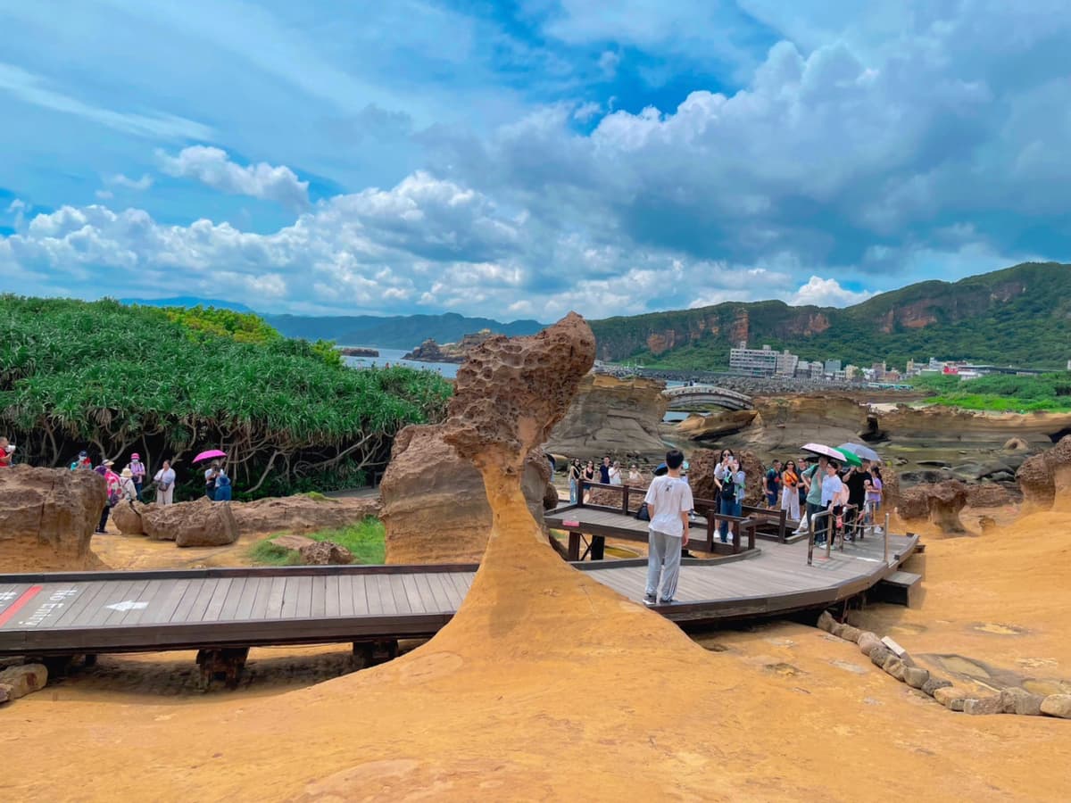 Yehliu, Jiufen, and Shifen Full-Day Tour from Taipei