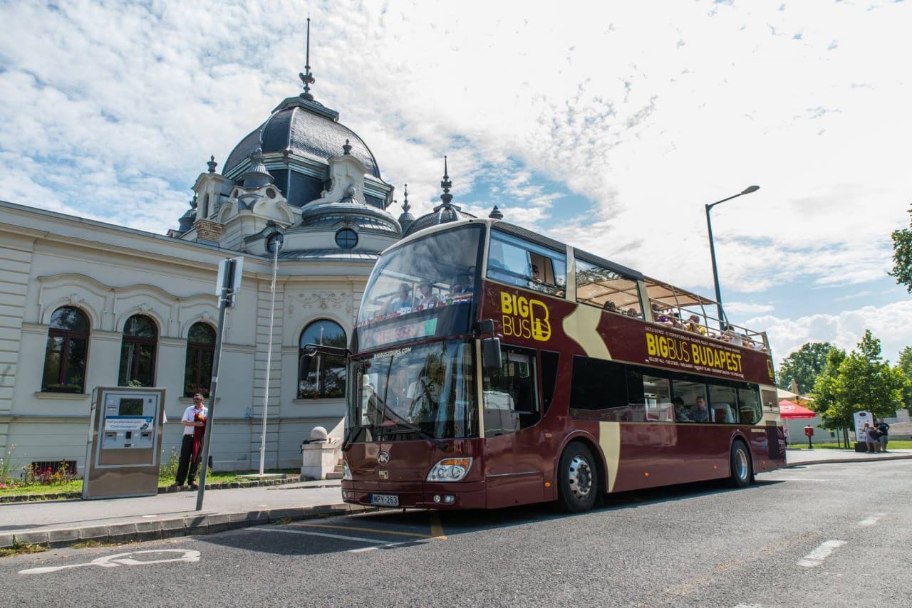 Big Bus Budapest Hop-on Hop-off Bus Tour