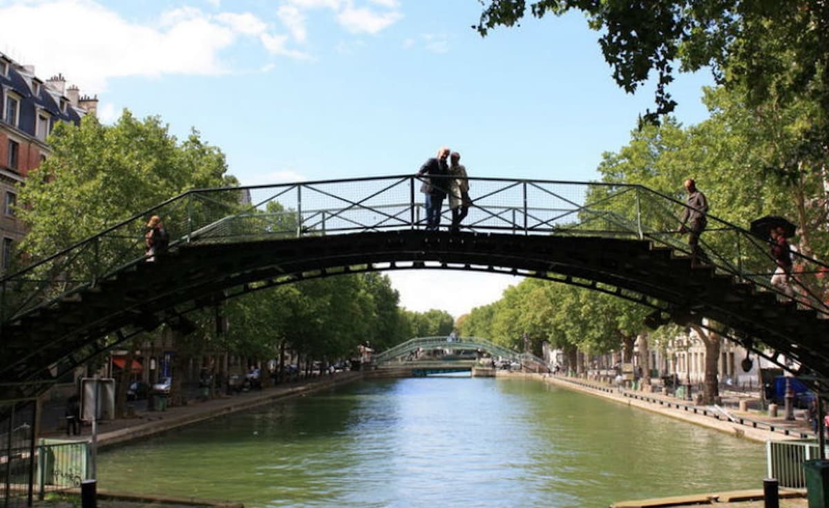 Canal Saint-Martin Cruise