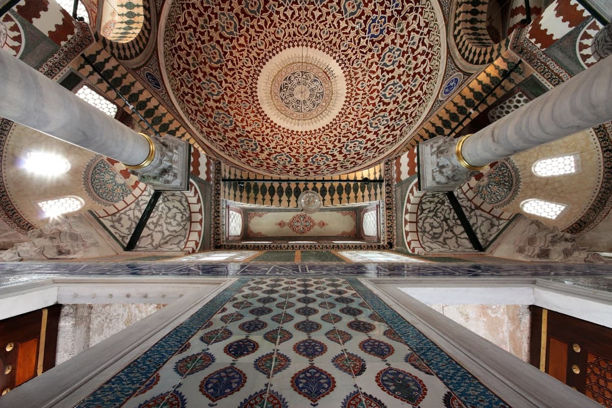 Topkapi Palace Ticket: Skip-the-Line + Audio Guide