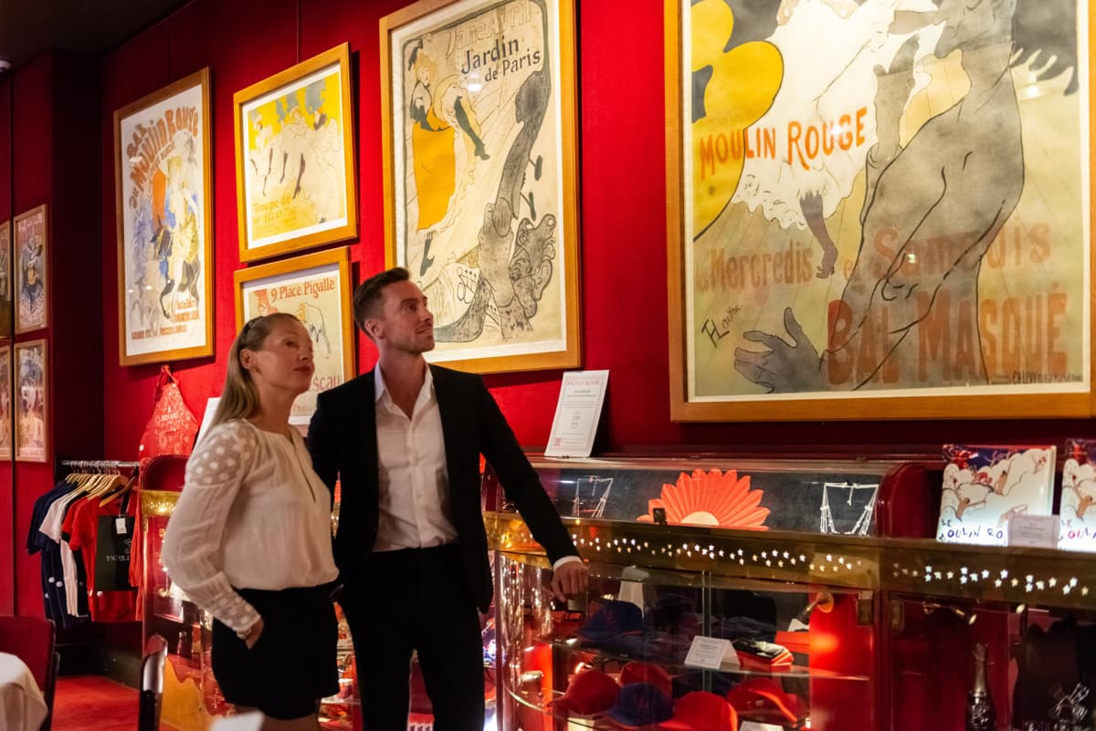 Moulin Rouge Cabaret Show with Drop-off Service and Dinner