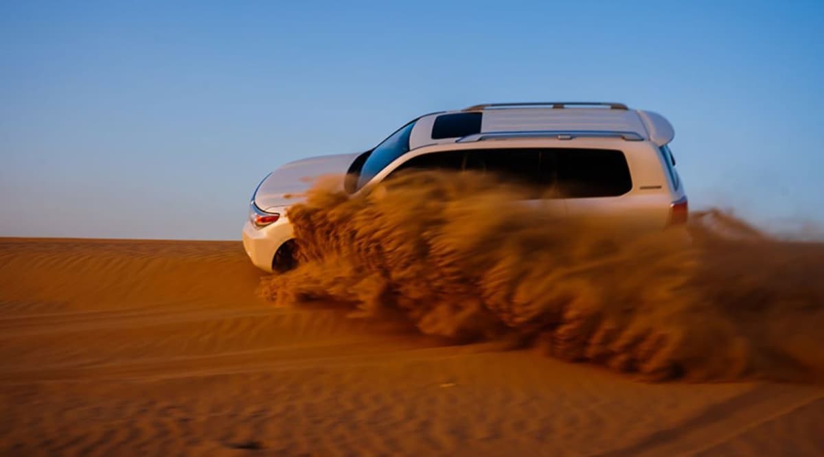 Premium Evening Desert Safari Tour from Dubai with BBQ Dinner