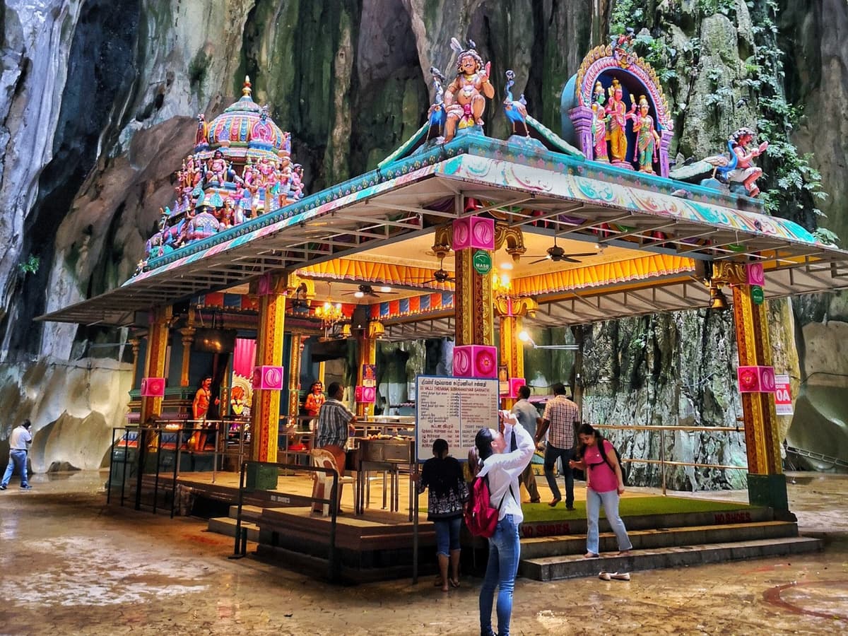 Batu Caves and Kuala Gandah Elephant Sanctuary Full-Day Tour from Kuala Lumpur