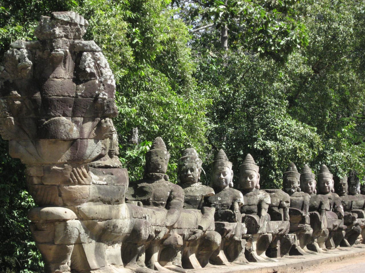 Angkor Wat and Siem Reap Temples Tour