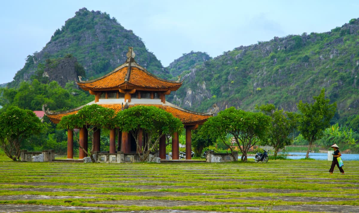 Hoa Lu and Tam Coc Tour from Hanoi