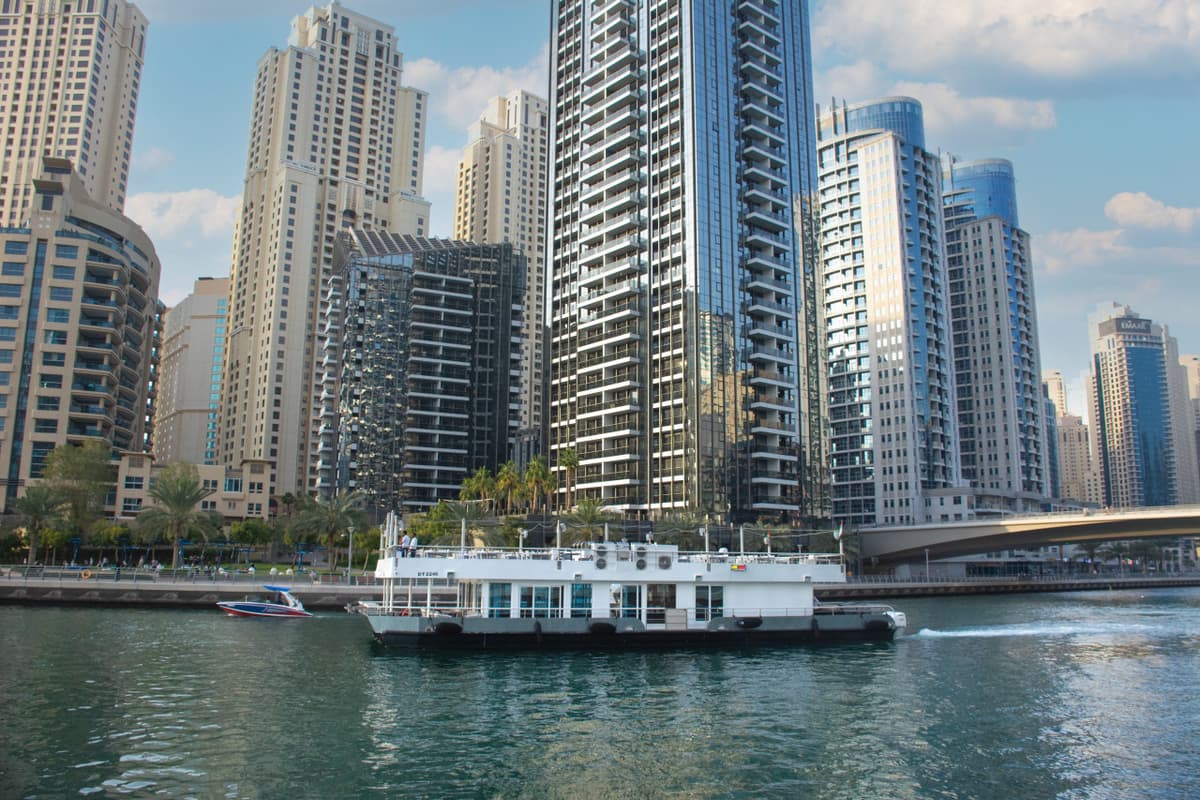 Alexandra Sea Lounge Dinner Cruise in Dubai Marina