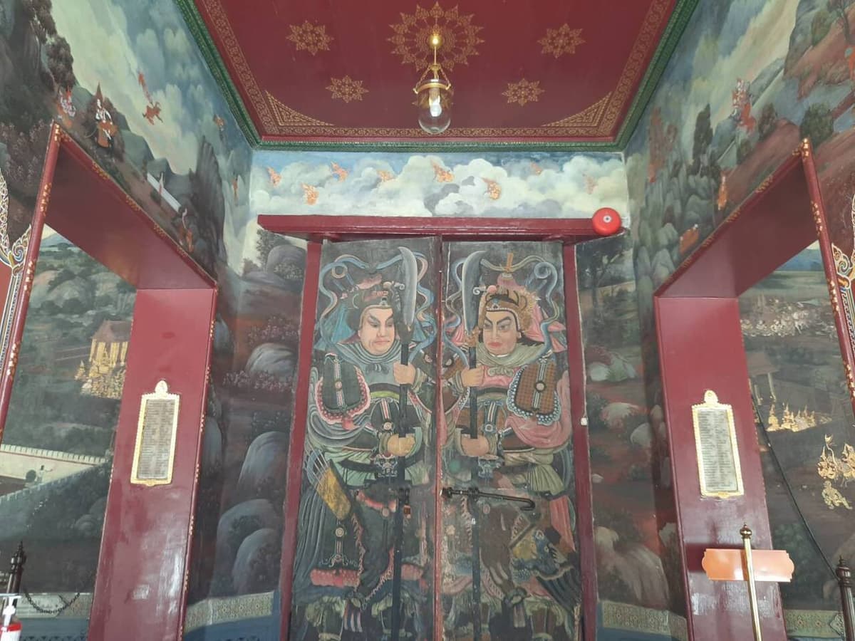 Grand Palace and Wat Phra Kaew Walking Tour