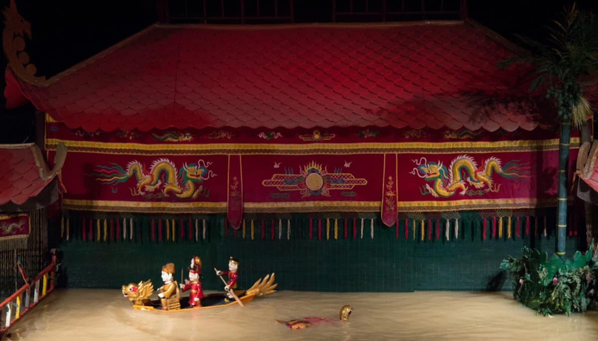 Saigon Evening Tour with Water Puppetry Show and Dinner Cruise