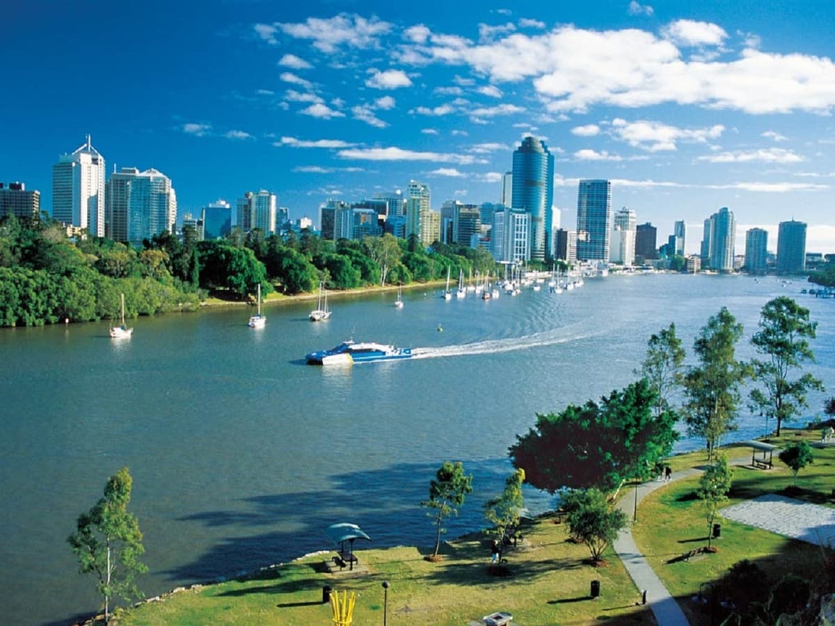 Brisbane City Tour with Beer Tasting and River Cruise