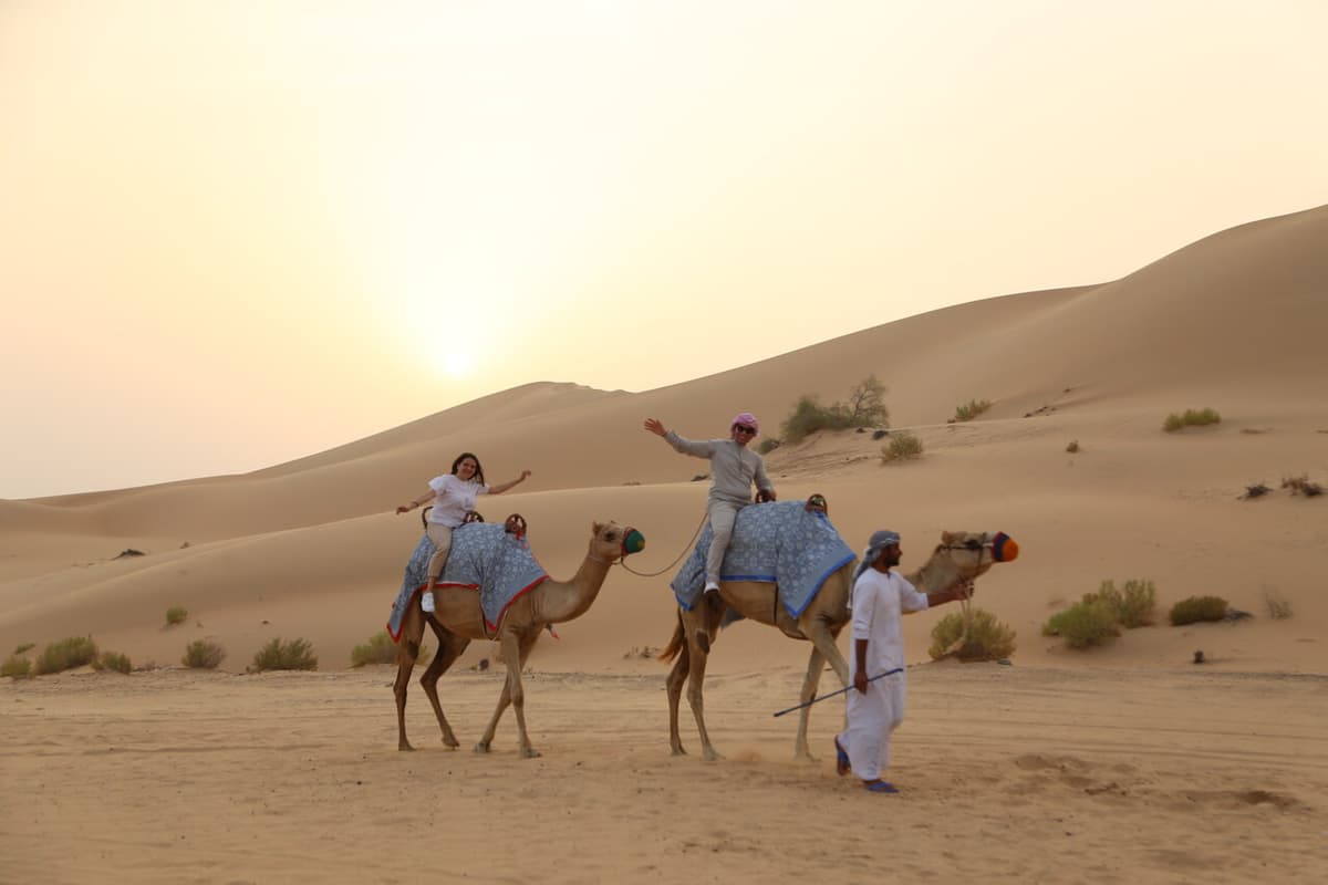 Evening Desert Safari Tour from Dubai with BBQ Dinner