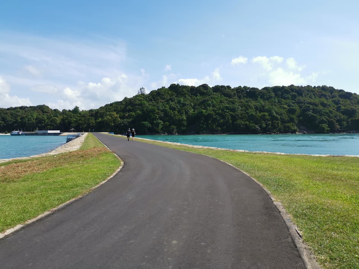 Singapore Island Cruise - St. John's Island, Lazarus Island, and Kusu Island by Ferry