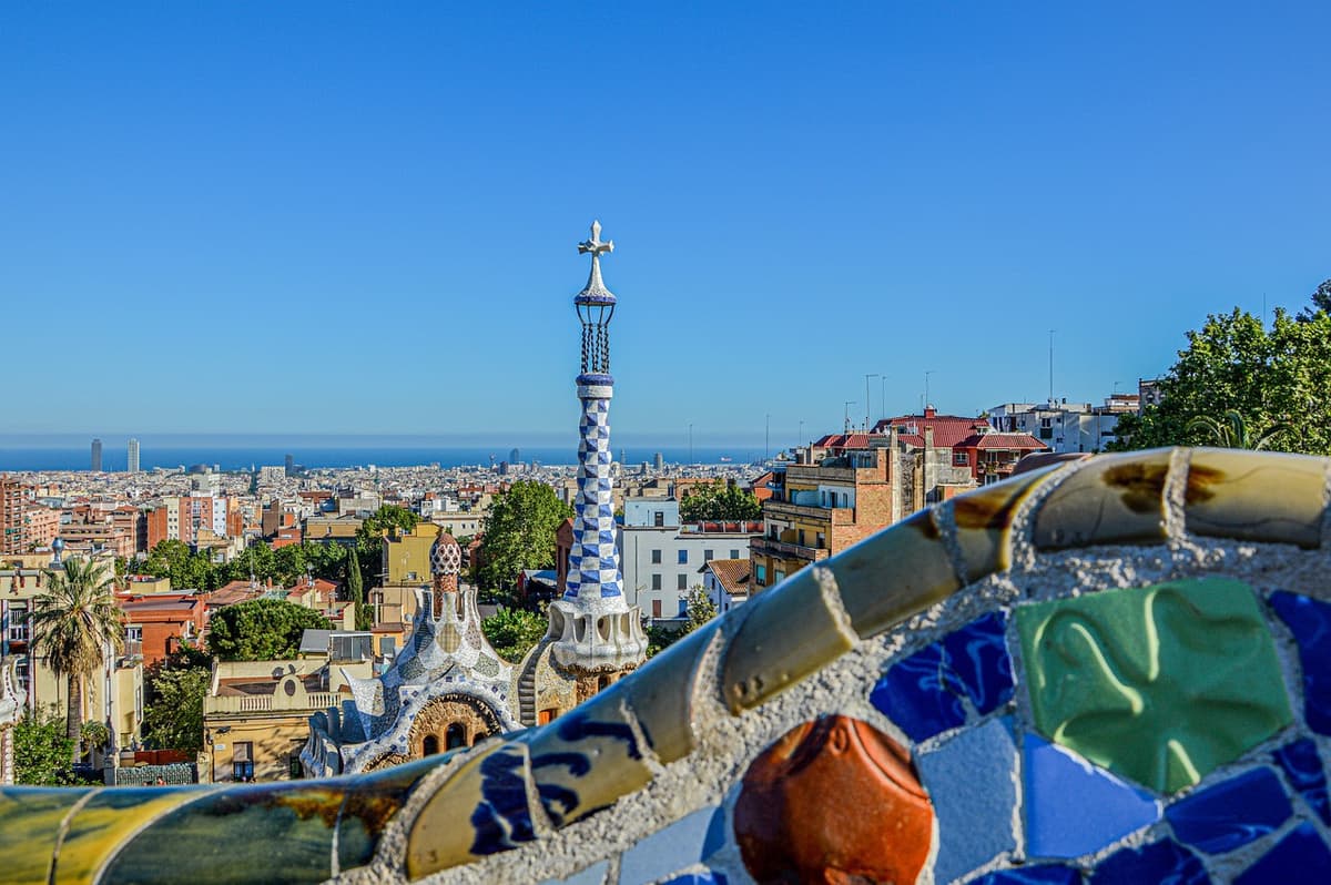 Park Guell Skip-the-Line Guided Tour in English, Mandarin, Korean
