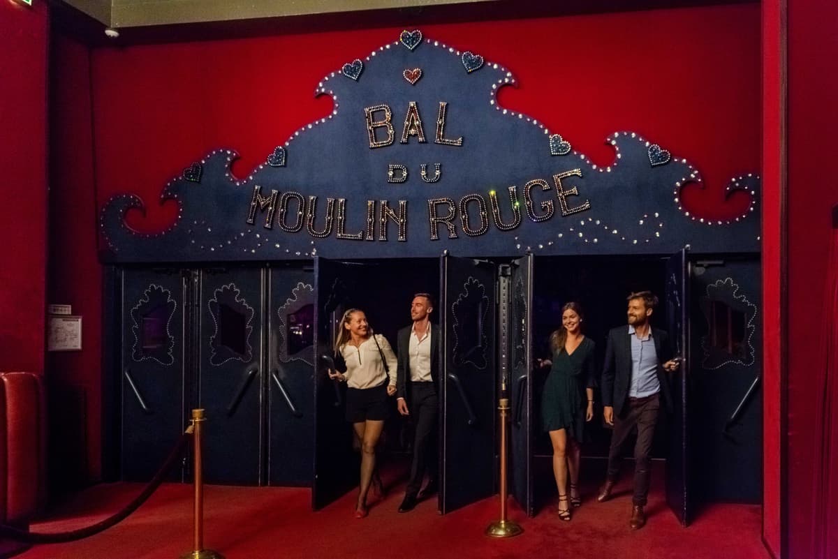 Moulin Rouge Cabaret Show with Drop-off Service and Dinner